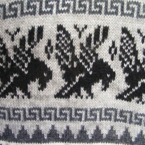 ALPACA Sweater, M/L, Off White with Grey & black Griffins, and geometric trim - Picture 2 of 11